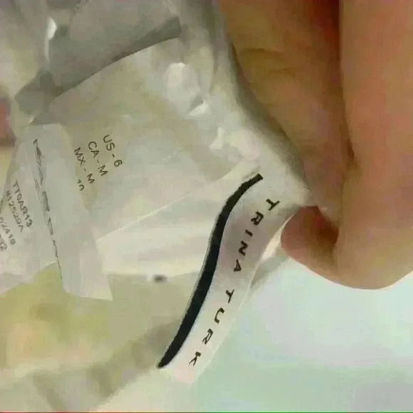 Trina Turk PARADISE PLUME OFF SHOULDER ONE PIECE swimsuit bathing suit 6 small - Picture 12 of 14